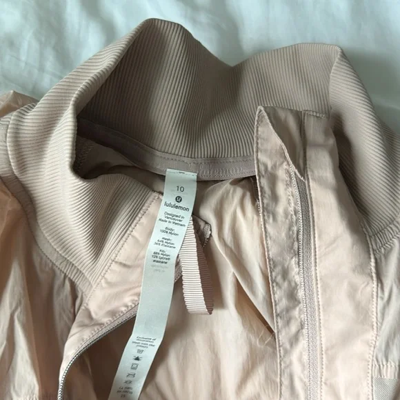 NWT Lululemon Serve It Jacket Windbreaker - Picture 3 of 7